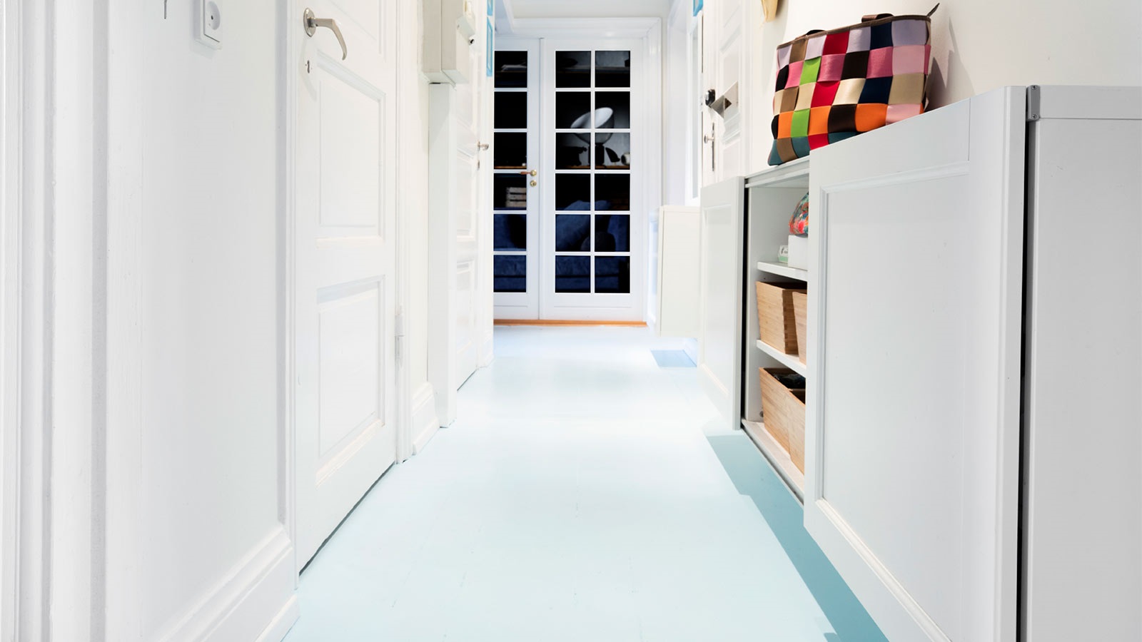 Efter - den lyseblå farve hedder 2481 og er fra vores 900-farvekort.