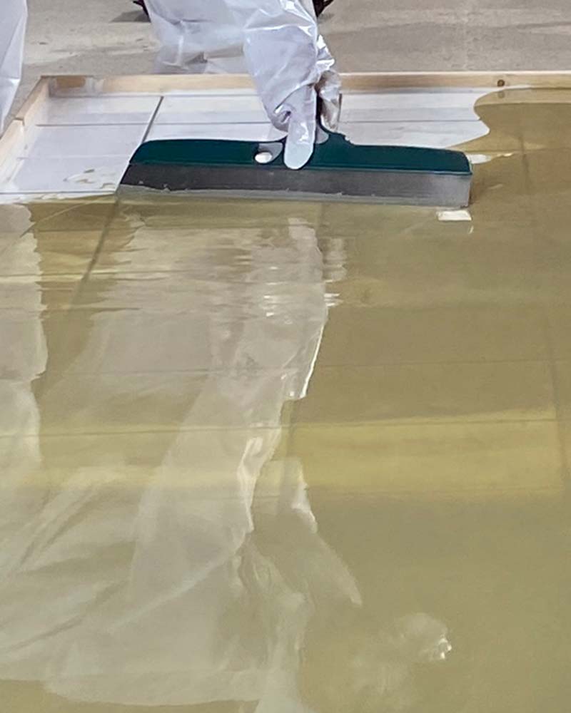 Husk egnede værnemidler ved håndtering og påføring af Smooth prepare som er et epoxy-produkt. 